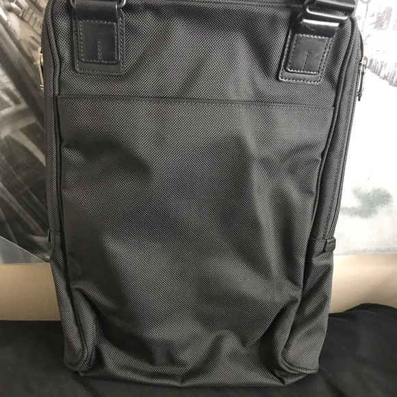 Tumi messenger bag (Unisex)